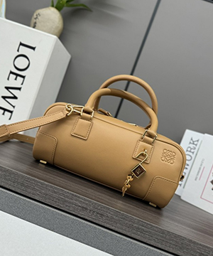 로에베 아마조나 23 크롭 백