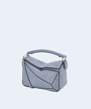 로에베 클래식 카프스킨 미니 퍼즐 백 블루