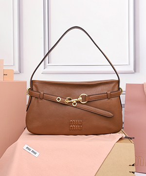 미우미우 어드벤처 숄더백 5BC182