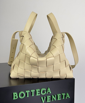 보테가베네타 인트레치아토 볼링 카세트 백 730327