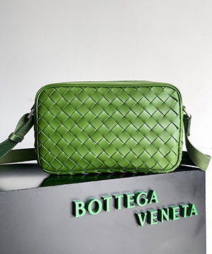 보테가베네타 인트레치아토 루프 크로스백