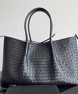 보테가베네타 피나코테카 43