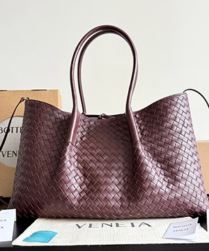 보테가베네타 피나코테카 43