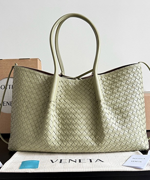 보테가베네타 피나코테카 43