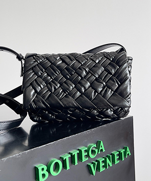 보테가베네타 포맷럼플 쁘띠 메신저 미니