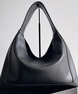 보테가베네타 홉 숄더백 46