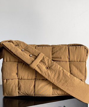 보테가베네타 필로우 카세트 크로스 41