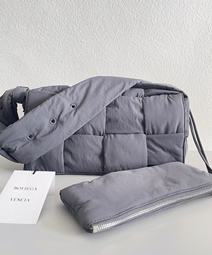 보테가베네타 필로우 카세트 크로스 30