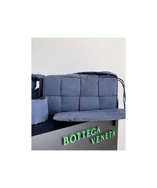 보테가베네타 필로우 카세트 크로스 30