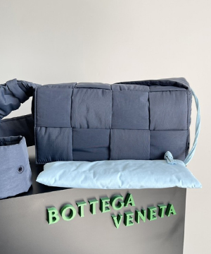 보테가베네타 필로우 카세트 크로스 30