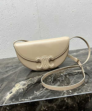 셀린느 퀴르 트리오페 베사체 111232