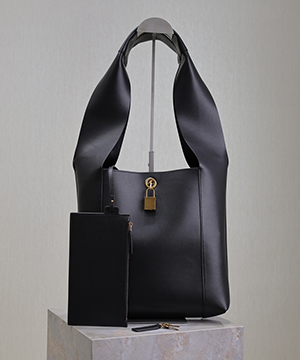 생로랑 탠저 패드락 팬던트 레더 숄더 773686