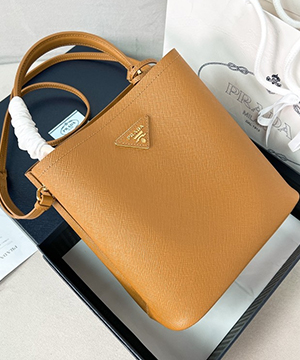 프라다 사피아노 파니에 레더 1BA212