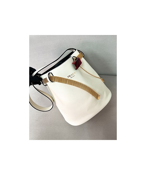 프라다 25ss 버클 숄더 백 1BE085