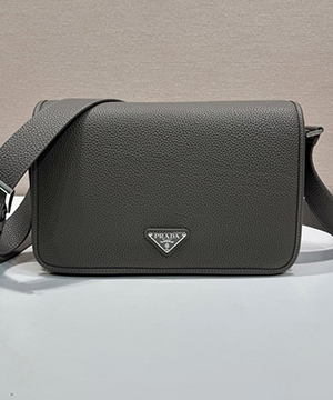 프라다 레더 삼각 로고 2VD075