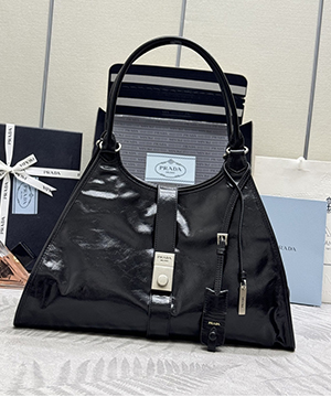 프라다 라지 레더 토트 백 1BG570