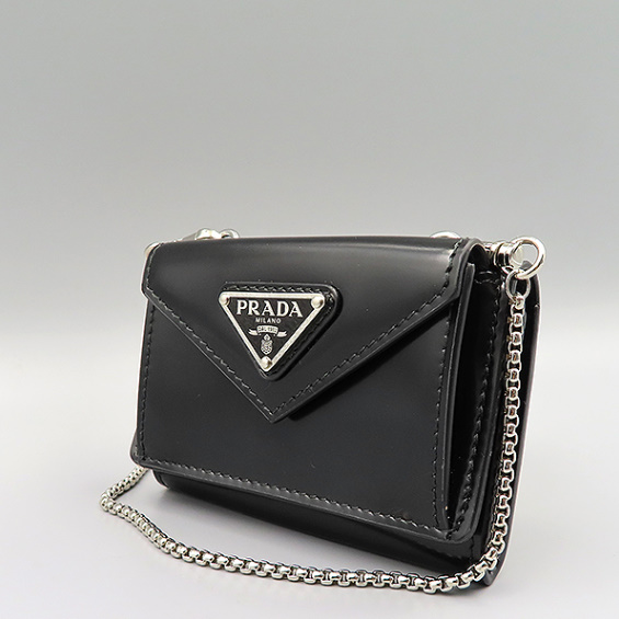 프라다 트라이앵글 로고 체인 숄더백 - 블랙 10X7X4CM