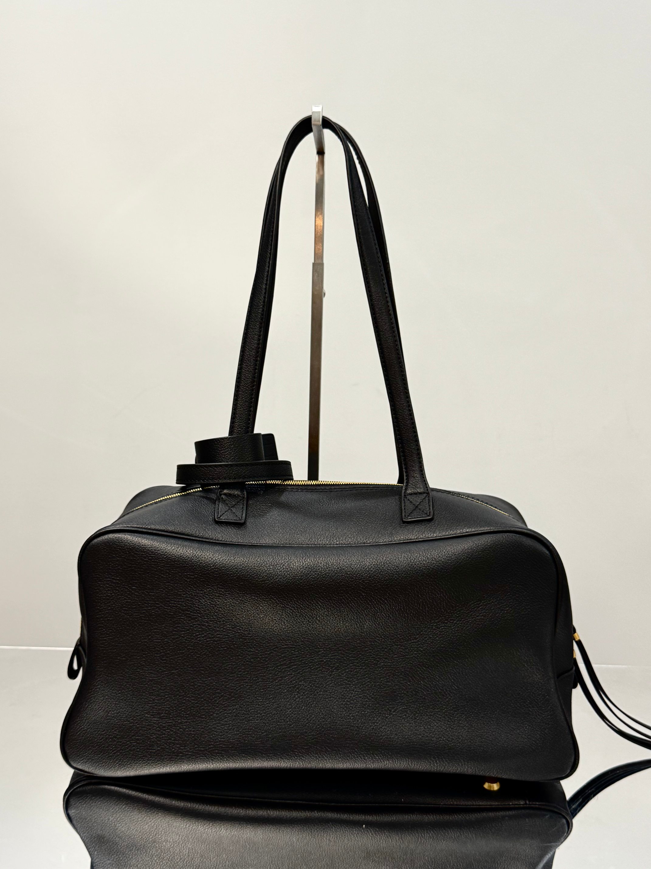 발렌시아가 캐리  볼링백 블랙