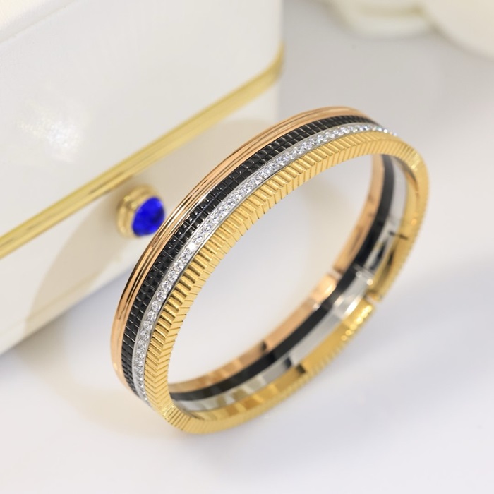 부쉐론 콰트로 클래식 스몰 뱅글 팔찌