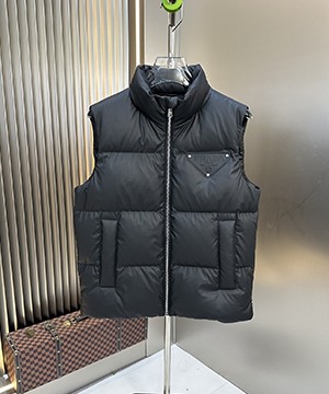 프라다 남녀공용 패딩 베스트