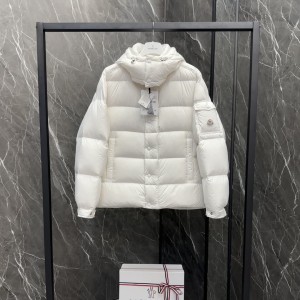 몽클레어 베제르 숏 패딩