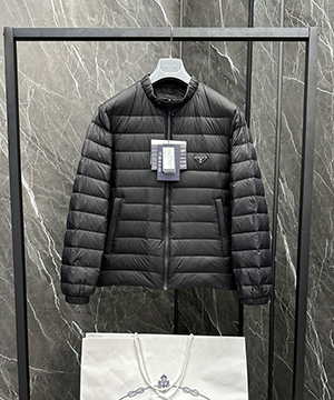 프라다 리나일론 남성 다운 경량 패딩