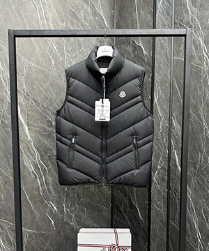 몽클레어 남성 경량 패딩 조끼 베스트