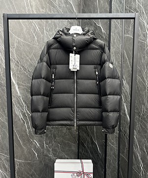 몽클레어 포이리에 Poirier 남성 다운 숏 패딩