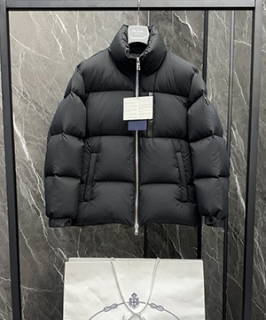 프라다 삼각로고 리나일론 다운 패딩