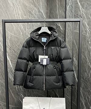 프라다 리나일론 벨티드 여성 다운 패딩