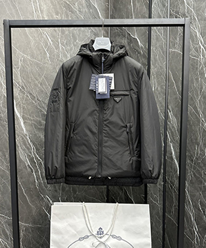 프라다 리나일론 다운 자켓 패딩