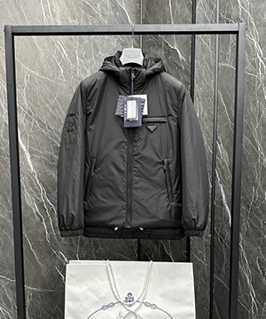 프라다 리나일론 다운 자켓 패딩