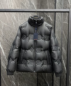 루이비통 모노그램 퀼티드 다운 패딩