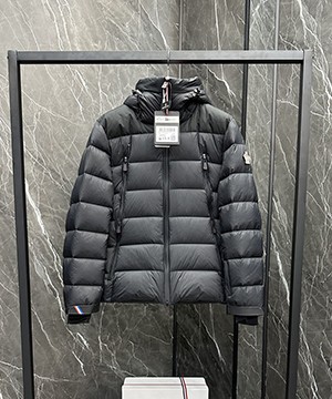 몽클레어 그레노블 카무락 Camurac 남성 패딩