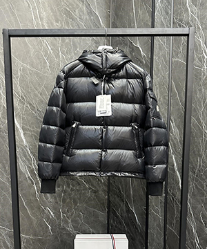 몽클레어 말자셋 Maljasset 남성 숏 다운 패딩