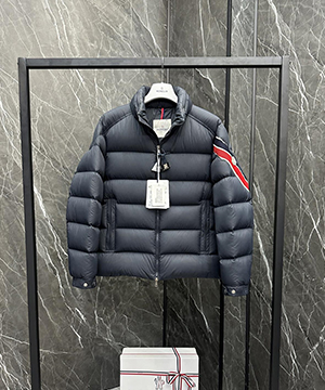 몽클레어 솔라얀 Solayan 남성 숏 패딩