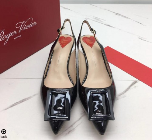 로저비비에 래커버클 페이턴트 레더 슬링백힐