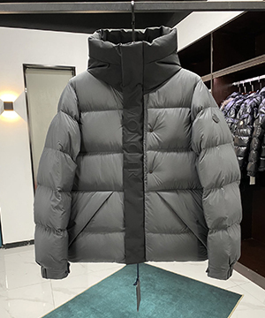 몽클레어 마데이라 Madeira 숏 다운 패딩