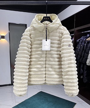 몽클레어 라피테 LAFITE 숏 다운 패딩