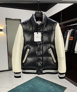 몽클레어 x 프라그먼트 퀸랜 Quinlan 숏 다운 패딩