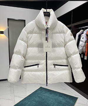 몽클레어 제노스 Genos 숏 다운 패딩