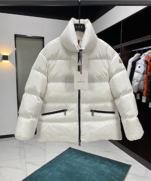 몽클레어 제노스 Genos 숏 다운 패딩