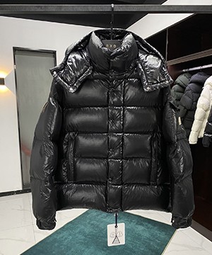 몽클레어 마야 70 Maya 숏 다운 패딩