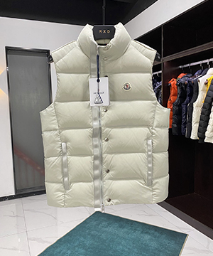 몽클레어 온타케 Ontake 다운 베스트 패딩 조끼