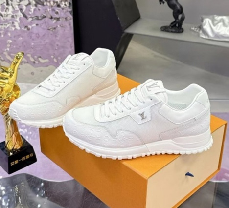 루이비통 LV 런 어웨이 스니커즈