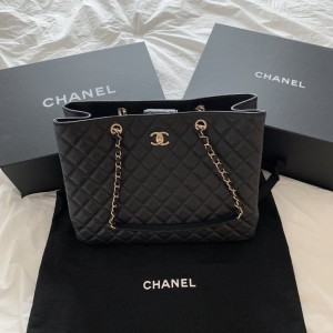 샤넬 25C 크루즈 쇼퍼백 라지 체인 클래식 사각백 캐비어 금장