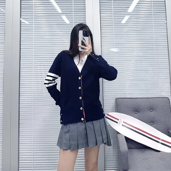 톰브라운 여성 밀라노 V넥 가디건 FKC207A 00014 415