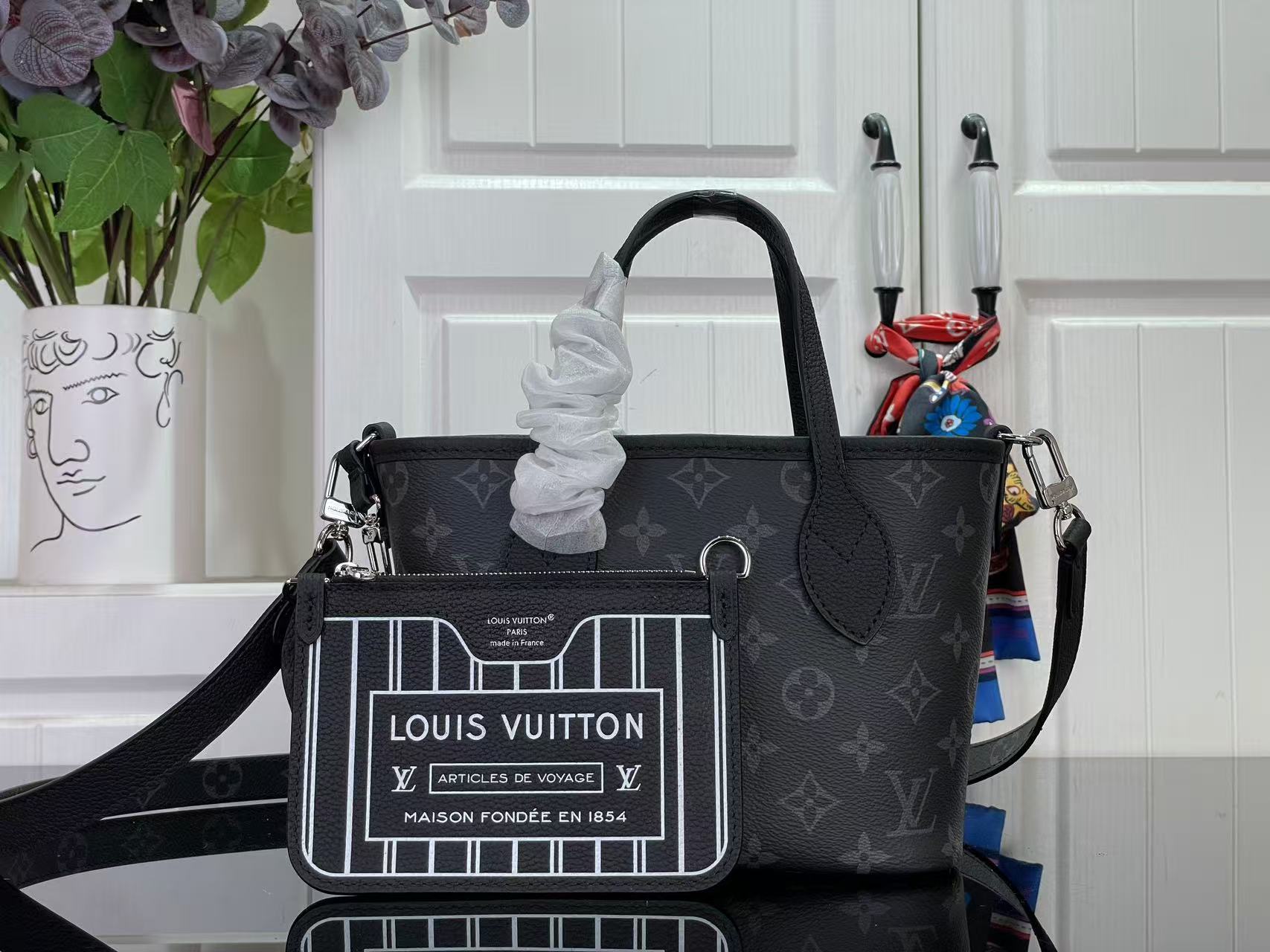 루이비통 네버풀 반둘리에 인사이드 아웃 BB 26.5 x 16.5 x 11 cm