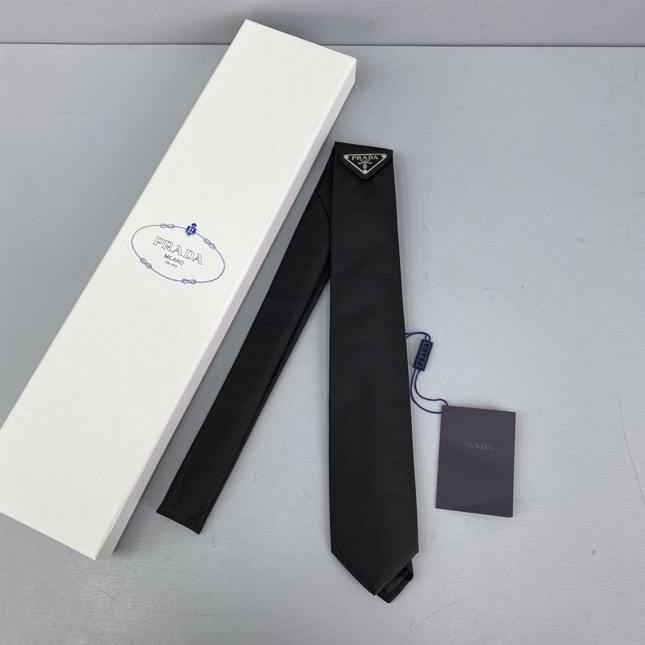 프라다 삼각 로고 넥타이
