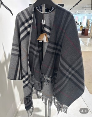 버버리 콘트라스트 체크 울 캐시미어 케이프 판초